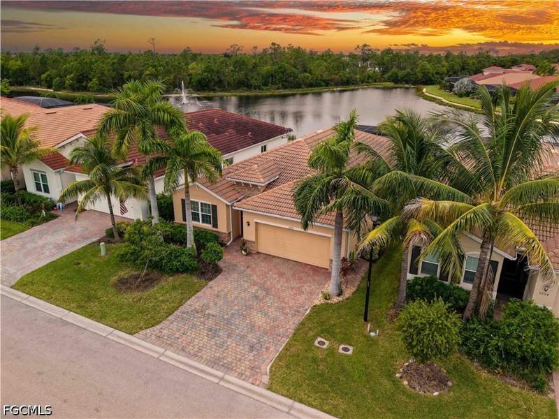 4 bedroom SingleFamilyResidence at 3242 Birchin Ln, Lindsford, Fort Myers — photo 2