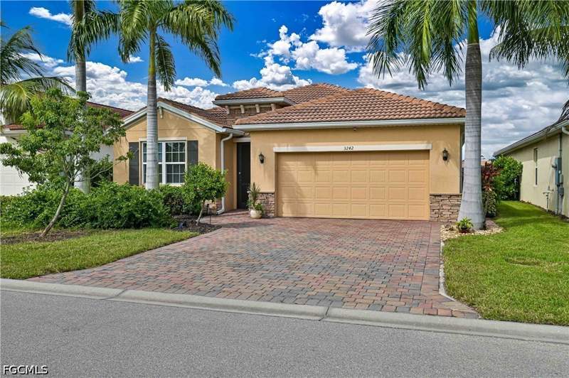 4 bedroom SingleFamilyResidence at 3242 Birchin Ln, Lindsford, Fort Myers — photo 3