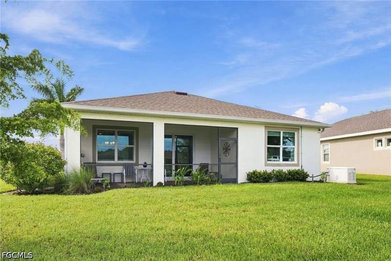 3 bedroom SingleFamilyResidence at 18121 Everson Miles Cir, Bright Water, North Fort Myers — photo 5