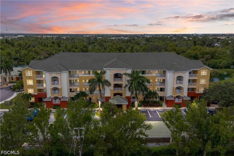 2 bedroom Condominium at 11041 Gulf Reflections Dr 206, Gulf Reflections, Fort Myers — photo 2