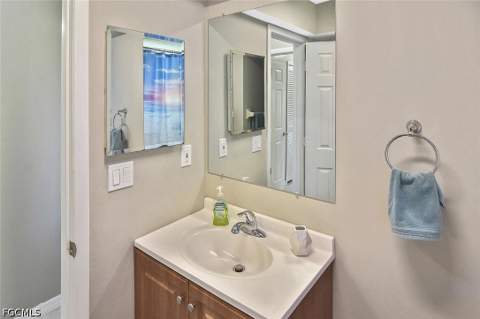 4 Park Lane Cir, Lehigh Acres FL - photo 16 of 54