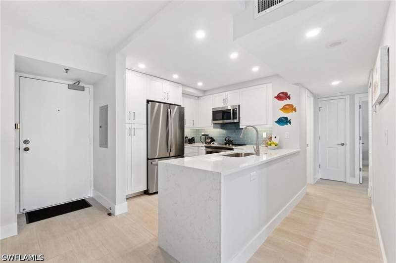 2 bedroom Condominium at 380 Seaview Ct 1209, South Seas, Marco Island — photo 5