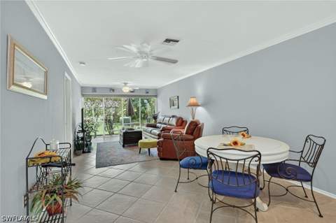 1009 Pine Isle Ln 1009, Naples FL - photo 9 of 41