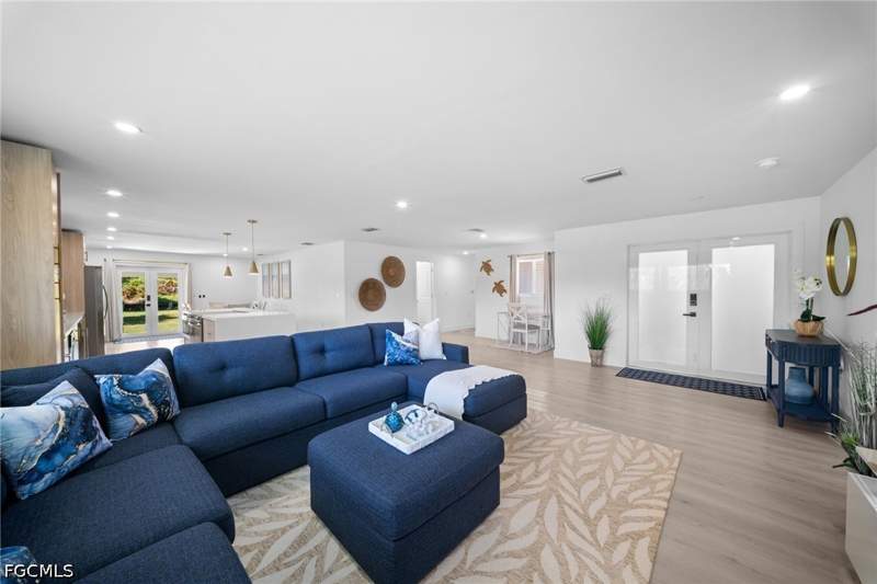 4 bedroom SingleFamilyResidence at 657 Cardium St, Sanibel Shores, Sanibel — photo 4