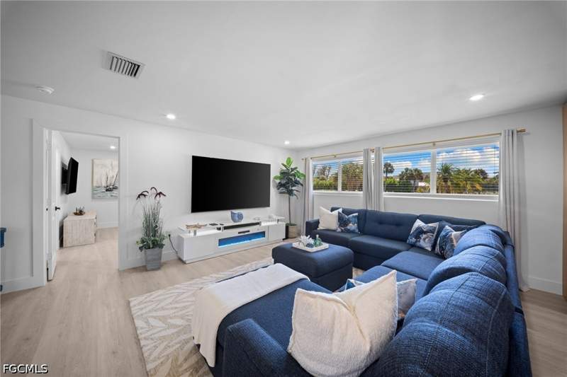 4 bedroom SingleFamilyResidence at 657 Cardium St, Sanibel Shores, Sanibel — photo 5
