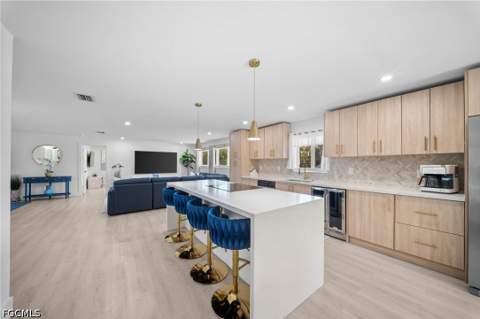 657 Cardium St, Sanibel FL - photo 8 of 47