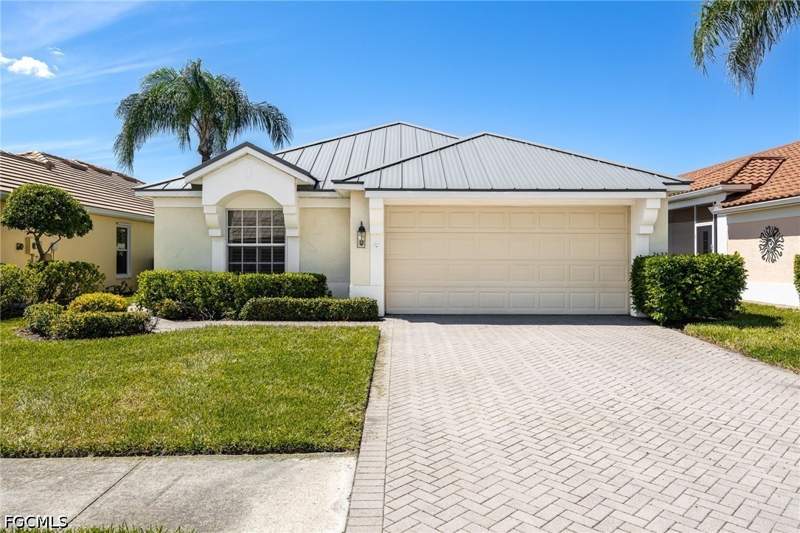 3 bedroom SingleFamilyResidence at 2523 Woodbourne Pl, Greendale, Cape Coral — photo 2