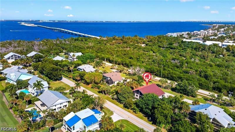 3 bedroom Attached at 996 Greenwood Ct N, Dunes At Sanibel Island, Sanibel — photo 2