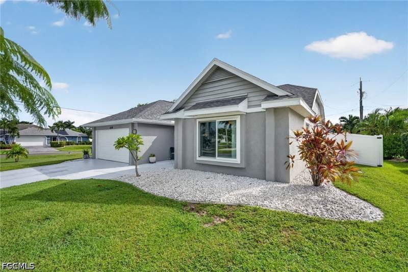 3 bedroom SingleFamilyResidence at 5119 SW 19th Pl, Cape Coral, Cape Coral — photo 4