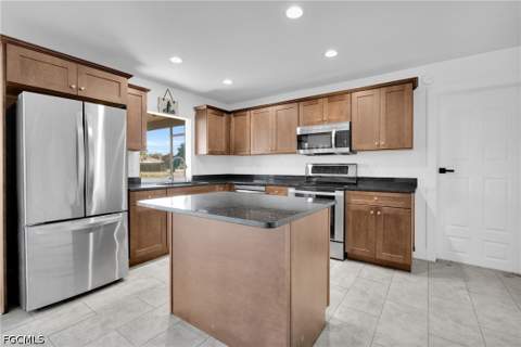 502 Parkside St, Lehigh Acres FL - photo 10 of 37