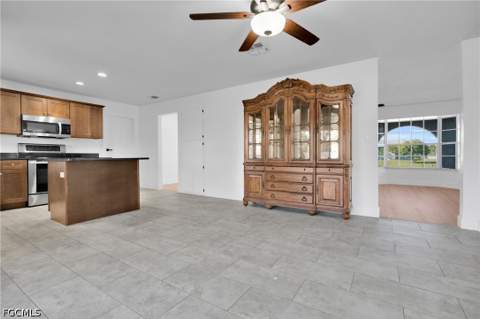 502 Parkside St, Lehigh Acres FL - photo 13 of 37