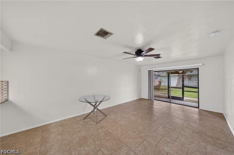 2 bedroom Condominium at 4407 SW 7th Pl 7, Rogers Court Condominium, Cape Coral — photo 4