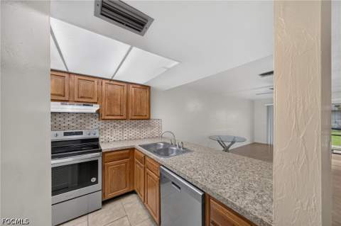 4407 SW 7th Pl 7, Cape Coral FL - photo 9 of 24