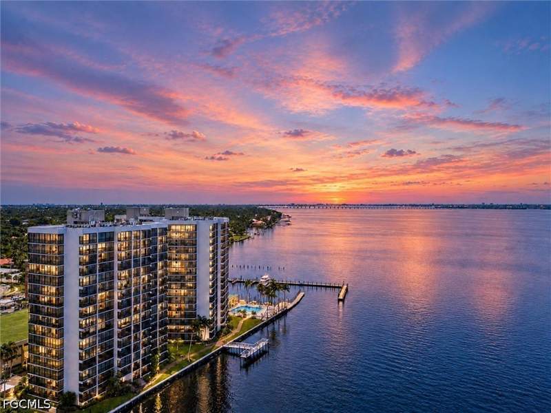 3 bedroom Condominium at 1910 Virginia Ave 202, Pointe Royale, Fort Myers — photo 2