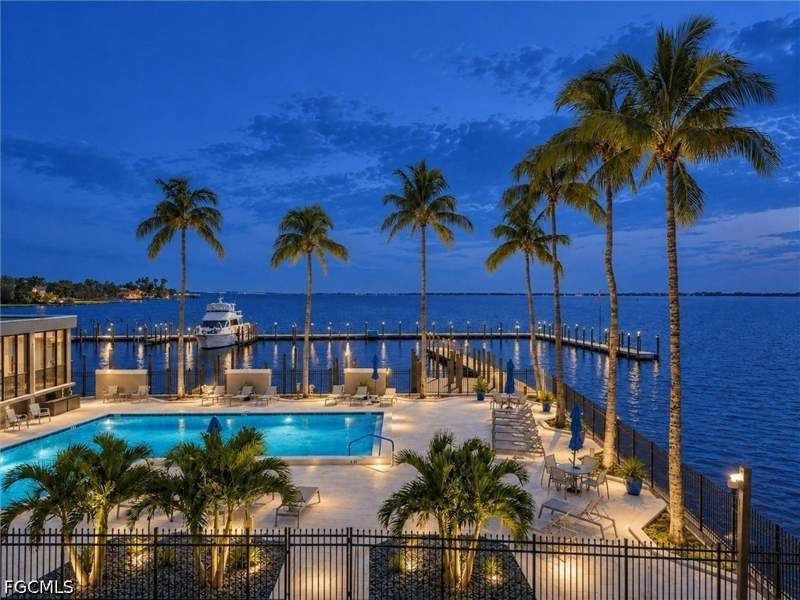 3 bedroom Condominium at 1910 Virginia Ave 202, Pointe Royale, Fort Myers — photo 3