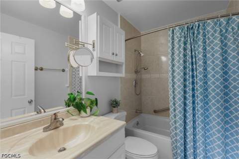 6184 Michelle Way 206, Fort Myers FL - photo 24 of 37