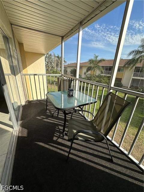 6184 Michelle Way 206, Fort Myers FL - photo 8 of 37