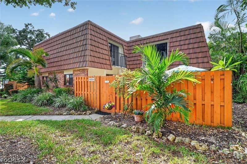 2 bedroom Townhouse at 1428 Park Shore Cir 4, Hamlet, Fort Myers — photo 5
