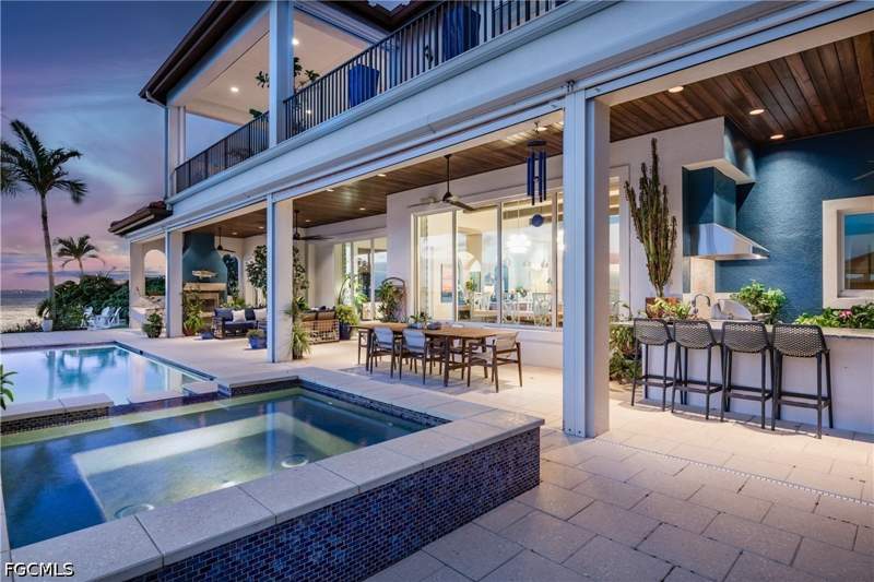 5 bedroom SingleFamilyResidence at 911 Aqua Ln, Whiskey Creek, Fort Myers — photo 4
