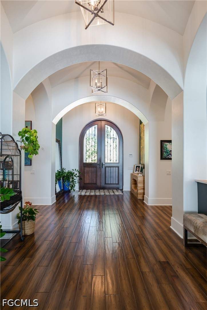 5 bedroom SingleFamilyResidence at 911 Aqua Ln, Whiskey Creek, Fort Myers — photo 5