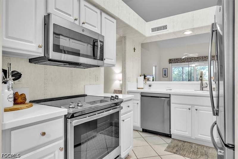2 bedroom Condominium at 14541 Sherbrook Pl 305, Wyndam Bay, Fort Myers — photo 4