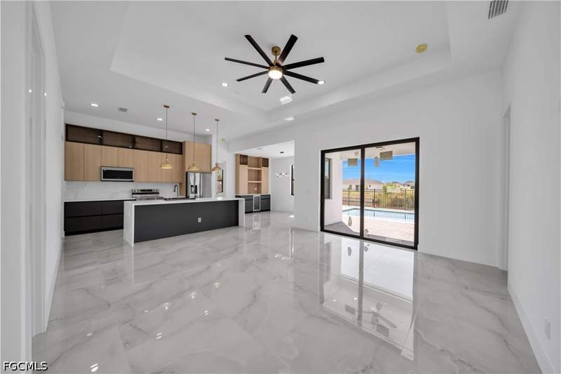 4 bedroom SingleFamilyResidence at 928 NE 1st Pl, Cape Coral, Cape Coral — photo 3
