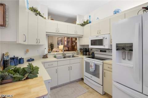 9507 Windsor Club Cir, Fort Myers FL - photo 6 of 36