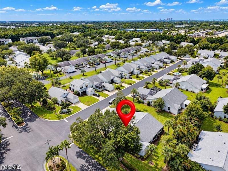 2 bedroom Attached at 9629 Windsor Club Cir, Pine Ridge Of Fort Myers Village, Fort Myers — photo 2