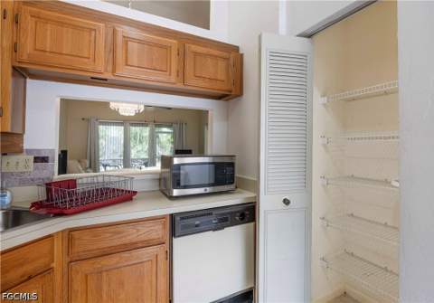 9629 Windsor Club Cir, Fort Myers FL - photo 7 of 40