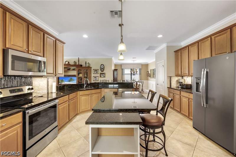 4 bedroom SingleFamilyResidence at 20377 Black Tree Ln, Preserve At Corkscrew, Estero — photo 2