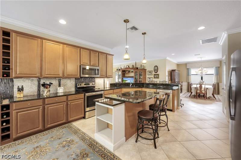 4 bedroom SingleFamilyResidence at 20377 Black Tree Ln, Preserve At Corkscrew, Estero — photo 3