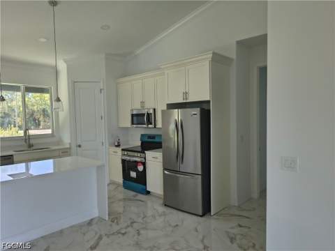 2919 52nd St W, Lehigh Acres FL - photo 6 of 29