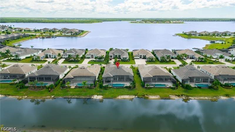 4 bedroom SingleFamilyResidence at 17279 Blue Sapphire Dr, Wildblue, Fort Myers — photo 3