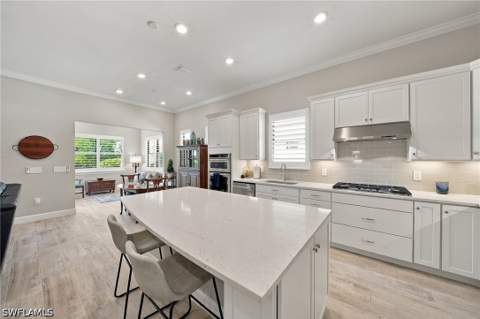 9724 Everglades Dr, Naples FL - photo 8 of 46