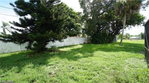 320 Hollywood St, Lehigh Acres FL - photo 7 of 21