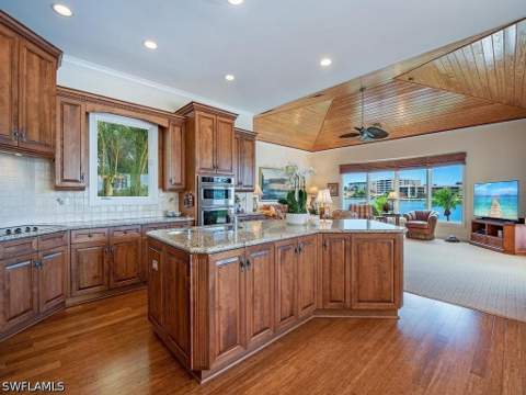 303 Cuddy Ct, Naples FL - photo 12 of 39