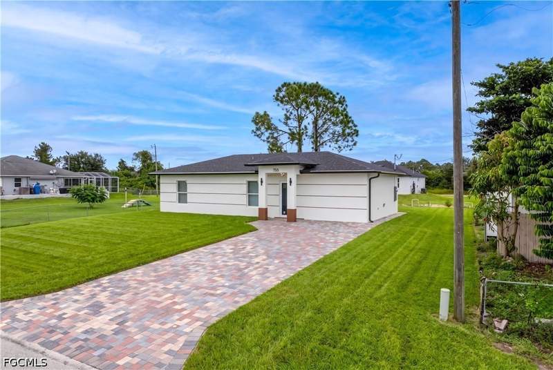 3 bedroom SingleFamilyResidence at 755 Fleming Ave S, Lehigh Acres, Lehigh Acres — photo 2