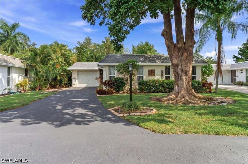3 bedroom Detached at 220 Lanchester Ct 32, Royal Arms Villas, Naples — photo 3