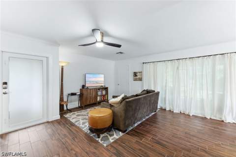 220 Lanchester Ct 32, Naples FL - photo 7 of 33