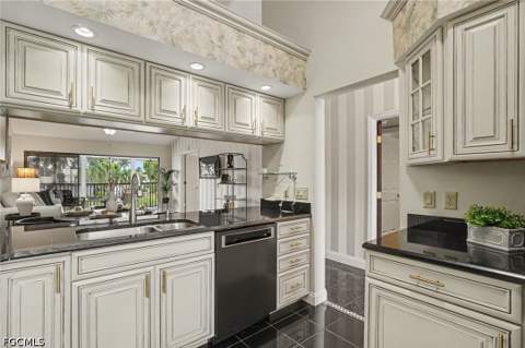 912 SW 48th Ter 208, Cape Coral FL - photo 10 of 30
