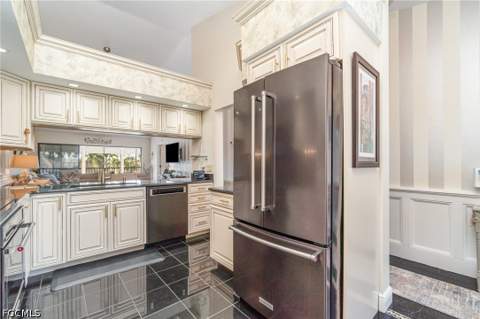 912 SW 48th Ter 208, Cape Coral FL - photo 11 of 30