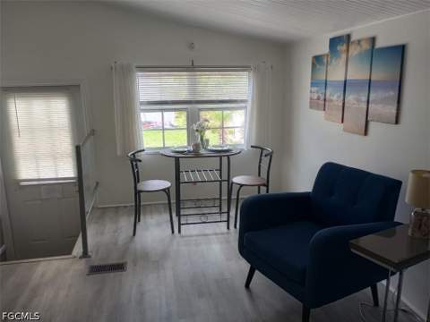 11561 Valleyview Dr 166, Fort Myers FL - photo 7 of 21