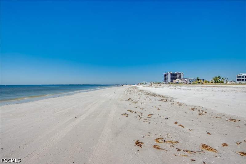 3 bedroom Condominium at 2532 Estero Blvd 305, Pelican Watch, Fort Myers Beach — photo 2