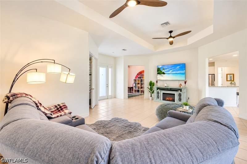 3 bedroom SingleFamilyResidence at 525 Desoto Blvd N, Golden Gate Estates, Naples — photo 3
