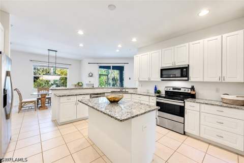 525 Desoto Blvd N, Naples FL - photo 7 of 30
