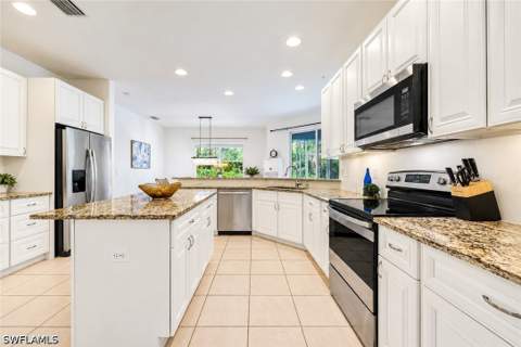 525 Desoto Blvd N, Naples FL - photo 9 of 30