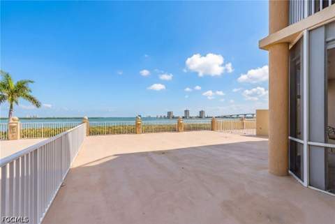4137 Bay Beach Ln 522, Fort Myers Beach FL - photo 21 of 41