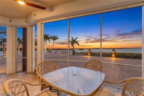 4137 Bay Beach Ln 522, Fort Myers Beach FL - photo 22 of 41