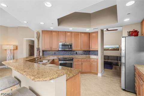 4137 Bay Beach Ln 522, Fort Myers Beach FL - photo 8 of 41