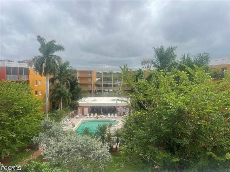 2 bedroom Condominium at E Mall 2366 Dr 409, Towers Condo, Fort Myers — photo 2